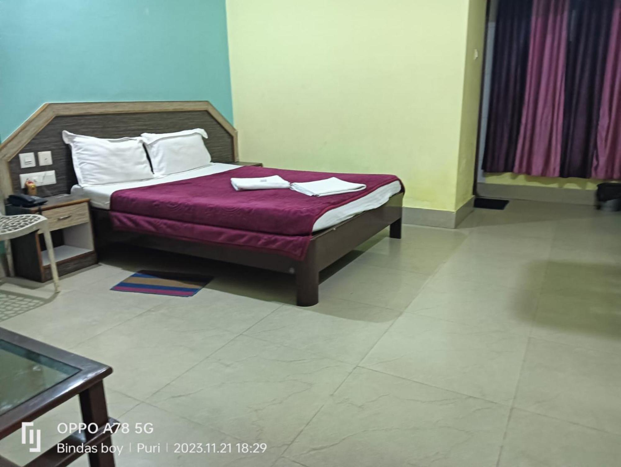 Hotel D2 Holiday Inn -Near Niladri Sea Beach - Puri - Official Verified Exterior foto